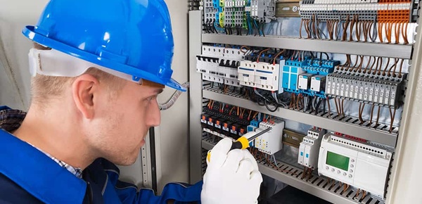 Elektroniker für Energie- und Gebäudetechnik (m/w/d) bei Elektrodienst Richter in Reichertshofen